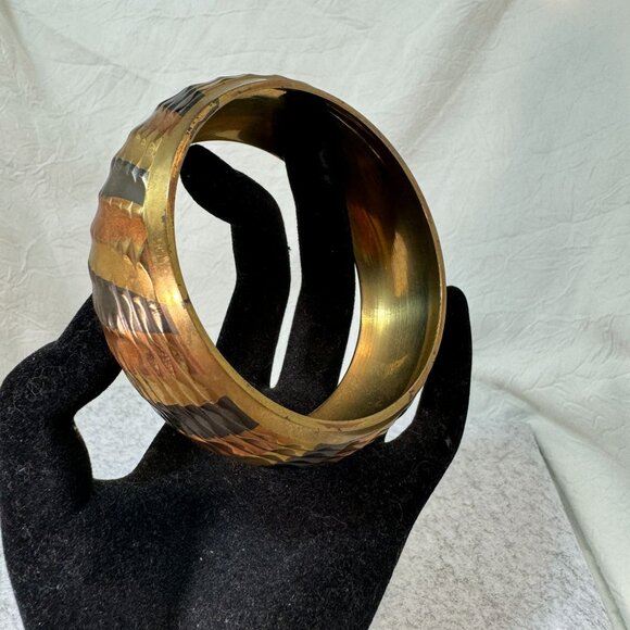 Vintage 70's Brass & Copper Bangle Bracelet With Textured Design Retro - Picture 2 of 9